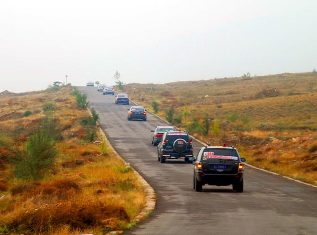 宁夏旅游：从沙漠绿洲到贺兰山岩画揽胜（图）