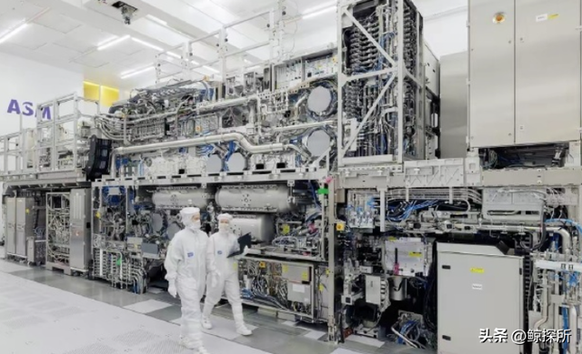 荷兰政府花200亿挽留，全球最大光刻机制造商为何要从老家搬走？