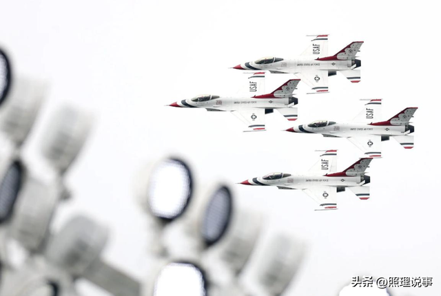 美国飞行表演队的F-16还能飞多久