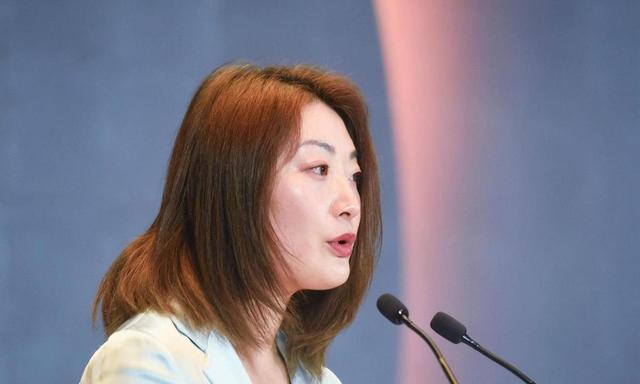 许思敏也没想到，宗馥莉卸任董事长后	，凭一特殊举动实现口碑暴增