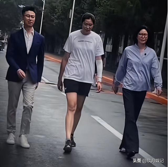 从“铁榔头”到“整容狂魔”，64岁郎平大变样，差一点都认不出来