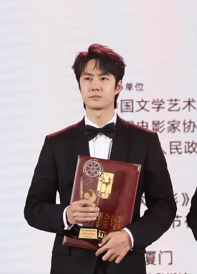 钱再多有什么用？影帝黄渤如今的现状，给娱乐圈所有男星提了个醒