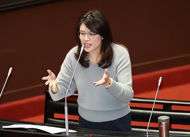 60：51！韩国瑜落锤，弹劾赖清德提案通过，郑丽文有个担忧或成真