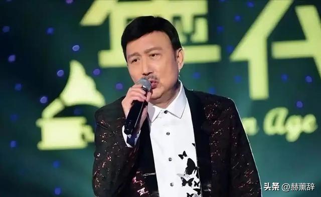 曾是一代歌王	，却沦为人尽皆知的台独分子，如今家破人亡下场凄凉