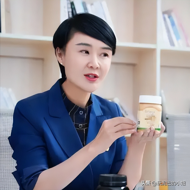 47岁贺娇龙去世！同学曝抢救过程	，网友提醒成真，此前疑早有征兆