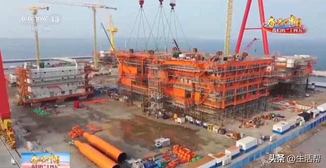 近万吨海上“巨无霸”怎么造？探秘中国首个海洋油气装备“智能工厂”