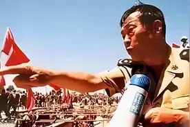 他是98年长江抗洪抢险总指挥，纵身一跃，27年后，依然令国人泣目图片