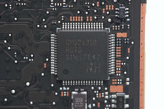 售价3999的大玩具说拆就拆！联想拯救者Legion Go S游戏掌机拆解