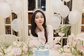 超火！angelababy补发生日照瞬间赞评转破数十万，评论区祝福如海图片