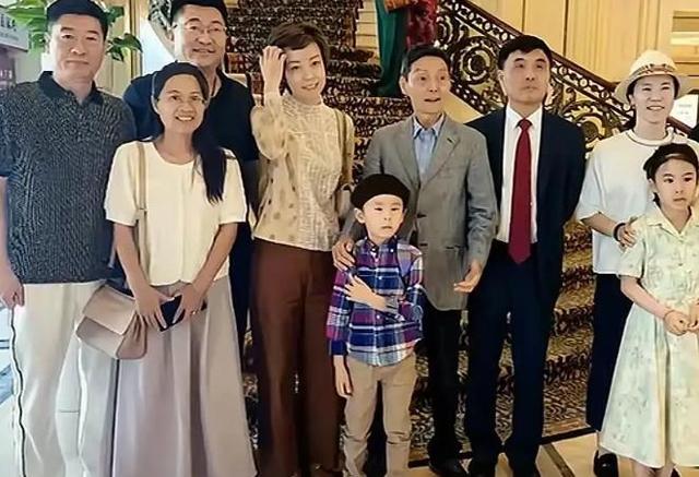 恩爱了16年抵不过现实残酷，44张怡宁绚烂如花，64岁徐威逐渐衰老