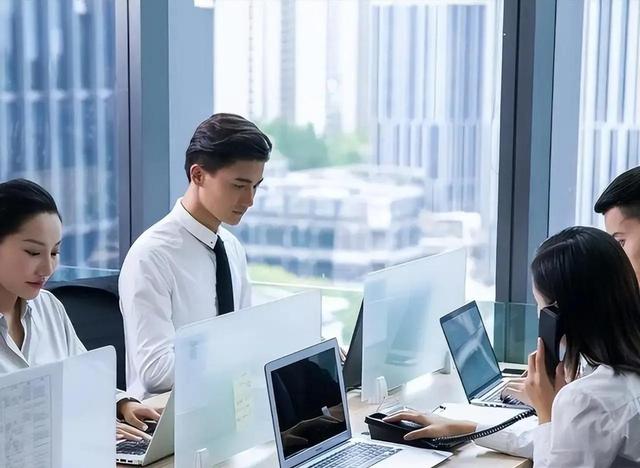 德国记者来河南旅游，游玩三天后懵了：欧洲迟早会被中国 “卷” 倒