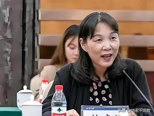 宗庆后“二夫人”曝光，肤白貌美能力出众，难怪私生子敢争150亿