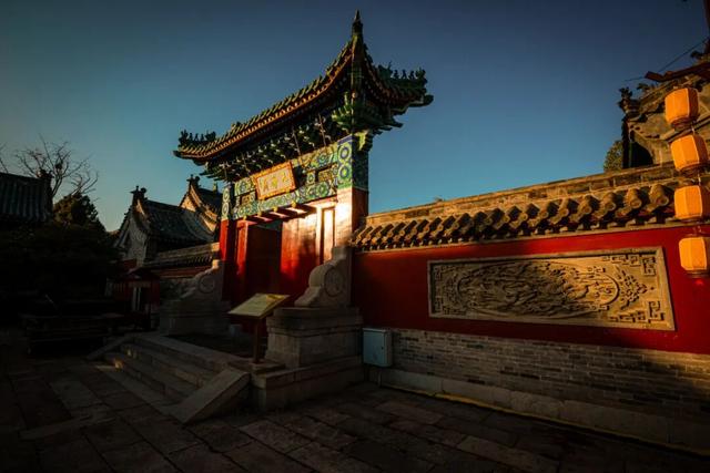 用中国传统色打开台儿庄古城的秋天