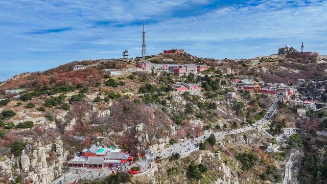 暮秋泰山，用绚烂迎接冬天的到来