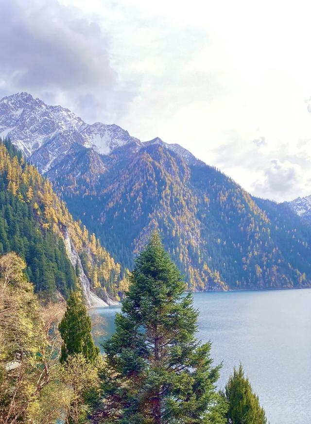 九寨沟的颜值巅峰：层林尽染、海子映彩