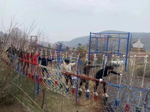 秋华未减，冬景将至，来炎帝影视基地赴一场秋冬的约会吧！