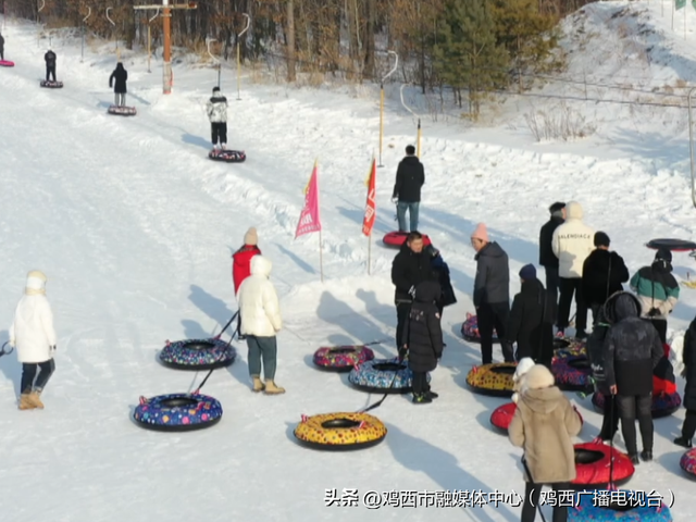 【迎旅发 看鸡西】100元全天畅玩！鑫人合滑雪山庄超全攻略来袭→