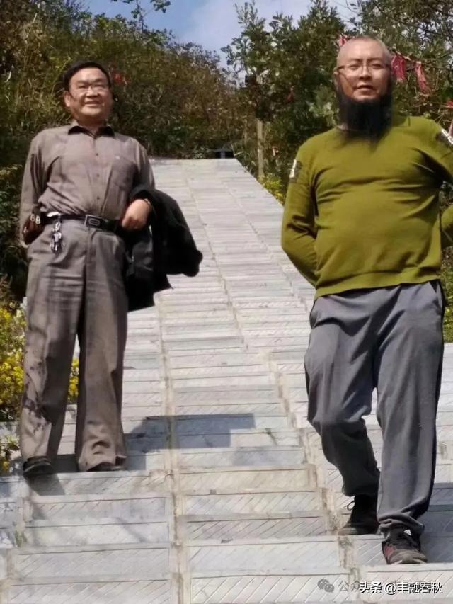 登顶金鼎山|余泽江