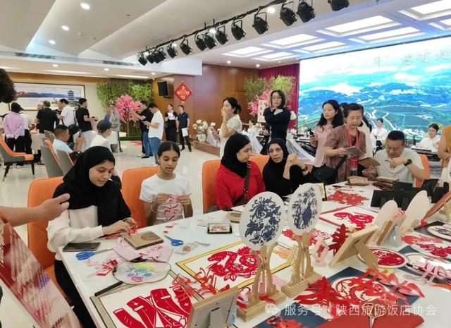 会盟武当 共鉴竹山——陕西旅游饭店协会代表深入竹山考察行