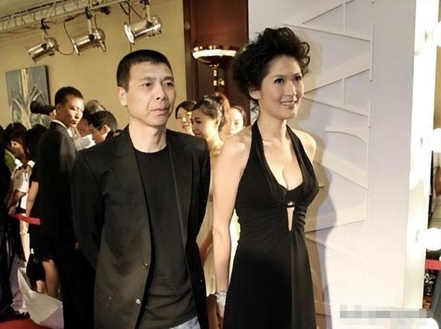冯小刚：年轻时管不住下半身，如今让18岁的养女买了单，他后悔吗