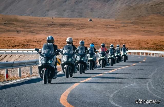 大小两群羊，3500公里的珠峰朝圣之旅