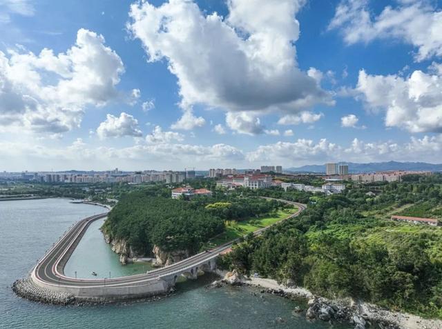 《中国国家地理》认证的“中国最美海岸”，荣成才是不容错过的山海明珠！