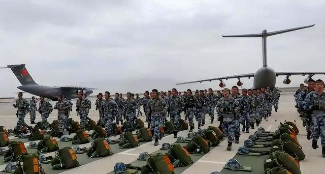 赶在解放军围台前，俄外长表态：若台海爆发冲突，俄支持中国统一