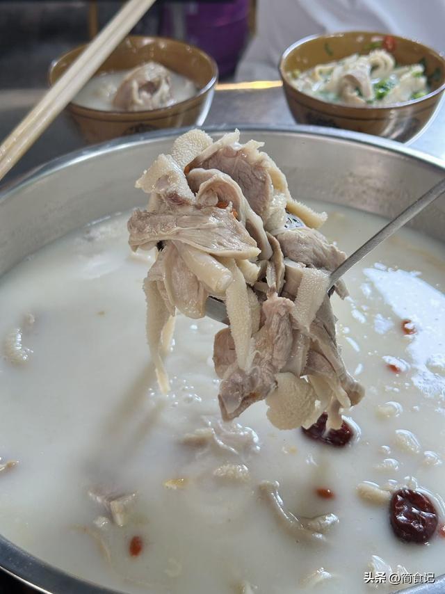不用吹，中国最好喝的羊肉汤，还得是这4个地方，其他都是弟弟