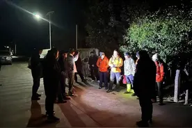 11人凌晨欲私自攀爬苍山被拦获，其中2人被立案调查图片