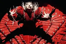 39岁Lady Gaga科切拉音乐节的全开麦，给内娱韩娱的震撼不止亿点点图片