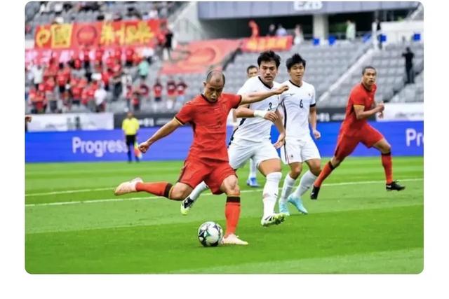 输不起！香港0-1国足，赛后香港主帅:比赛不公平，国足赢得不光彩