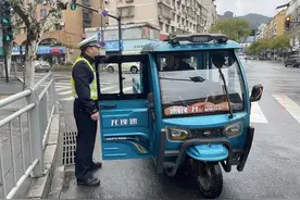 2025年，电动车、三轮、四轮车上牌、上路、驾照要求，都明确了图片