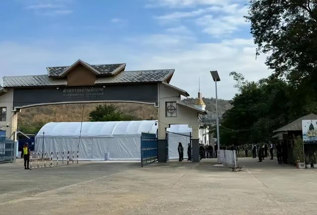 中方被请出山后，泰柬签字停火，柬埔寨首相夫人哽咽，只想要和平