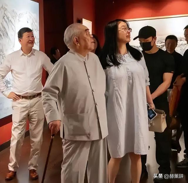 87岁范曾官宣喜得独子仅1天，令人恶心一幕上演，李双江也被牵连