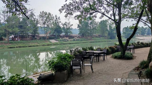 只有本地人喝茶垂钓的成都古镇，没有商业化，古建筑仅有一座塔