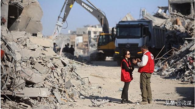 哈马斯埋尸又挖尸？无人机视频曝光！加沙被炸该怪谁？