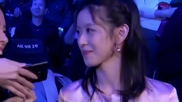 婚变传闻真相大白不到半月，章泽天高调官宣喜讯，终于等到这一天