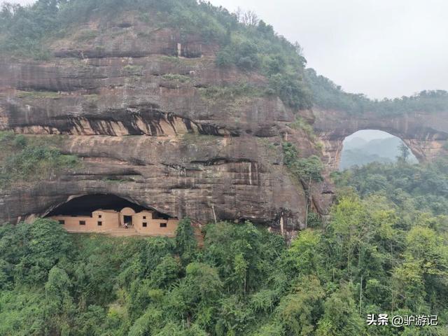 郴州的“坦”，丹霞洞穴中的独特景观，刷新你的认知！