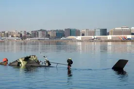 美国一架军机和客机相撞致67人遇难，最新报告公布图片