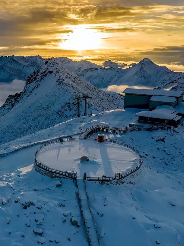 达古秋韵｜当第一缕晨光吻过云海，这里正上演秋日的浪漫相遇