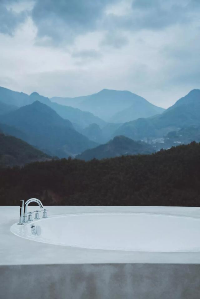 在临安,怎样才算“真土豪”?答案:买猪送房!