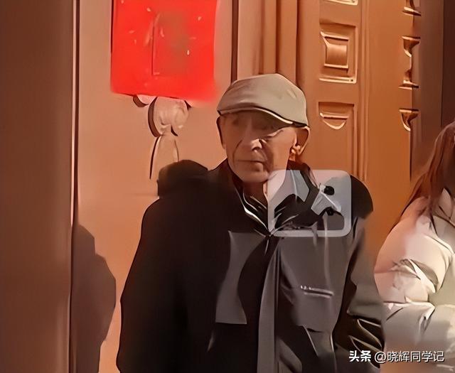 刘强东发放年货现场曝光，令人恶心的一幕出现	，当场被人制止