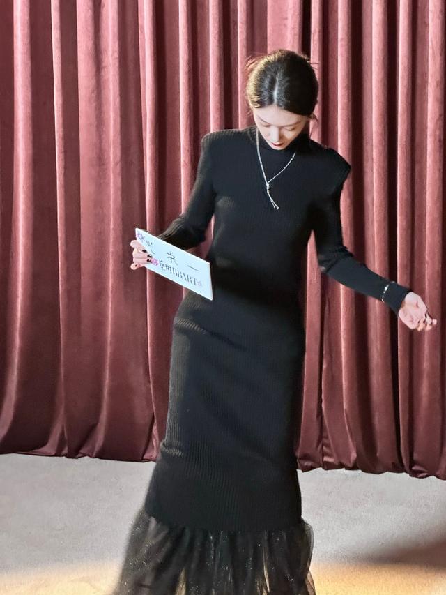 北京红毯太真实，杨颖险些走光	，钟丽缇挤出副乳，张雪迎脸僵肿