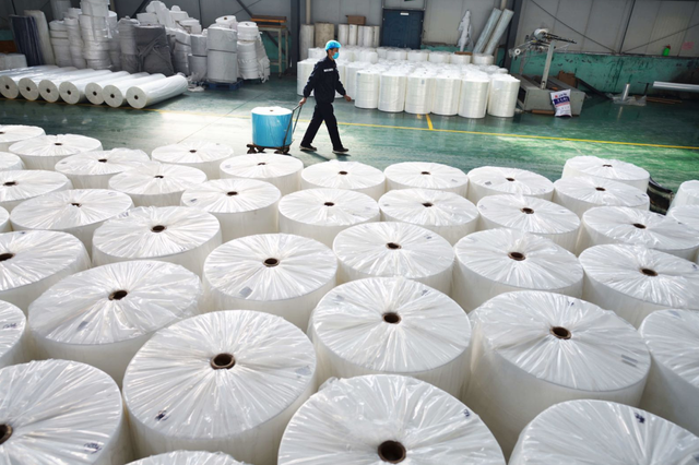 5年前	，靠倒卖口罩一年赚60亿元，住5万一夜酒店的他，如今咋样了