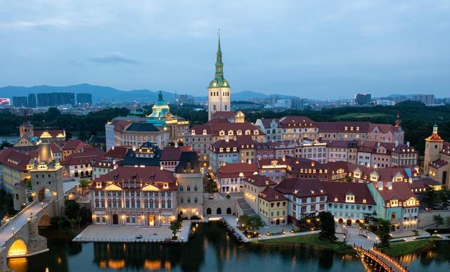 刚从东莞塘厦回来，毫不客气的说，塘厦就是全国郊区城建天花板！