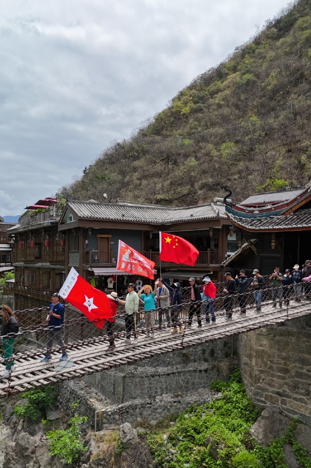必走一次长征路！从瑞金到延安，27天跨9省区、翻雪山、过草地