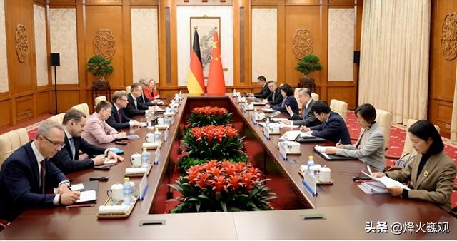 行程结束，德国外长离开北京，临走前提出2个要求，中方态度明确