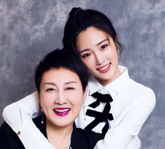 阅兵结束才几天，令人担心的事情发生了，多位老戏骨无辜“躺枪”