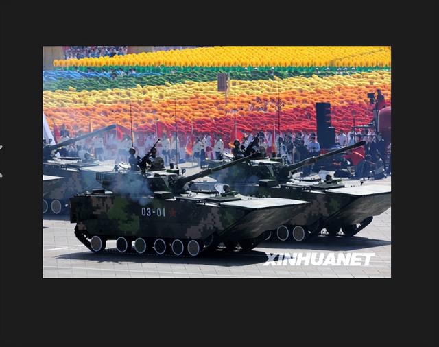 中国阅兵震出内外反华势力，西方精神胜利法：武器强但不如美国