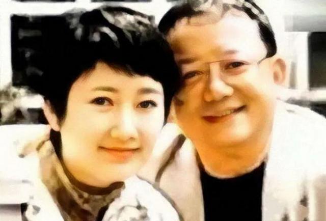 王刚没想到，离婚24年，成方圆会以这种方式，给自己上了生动一课